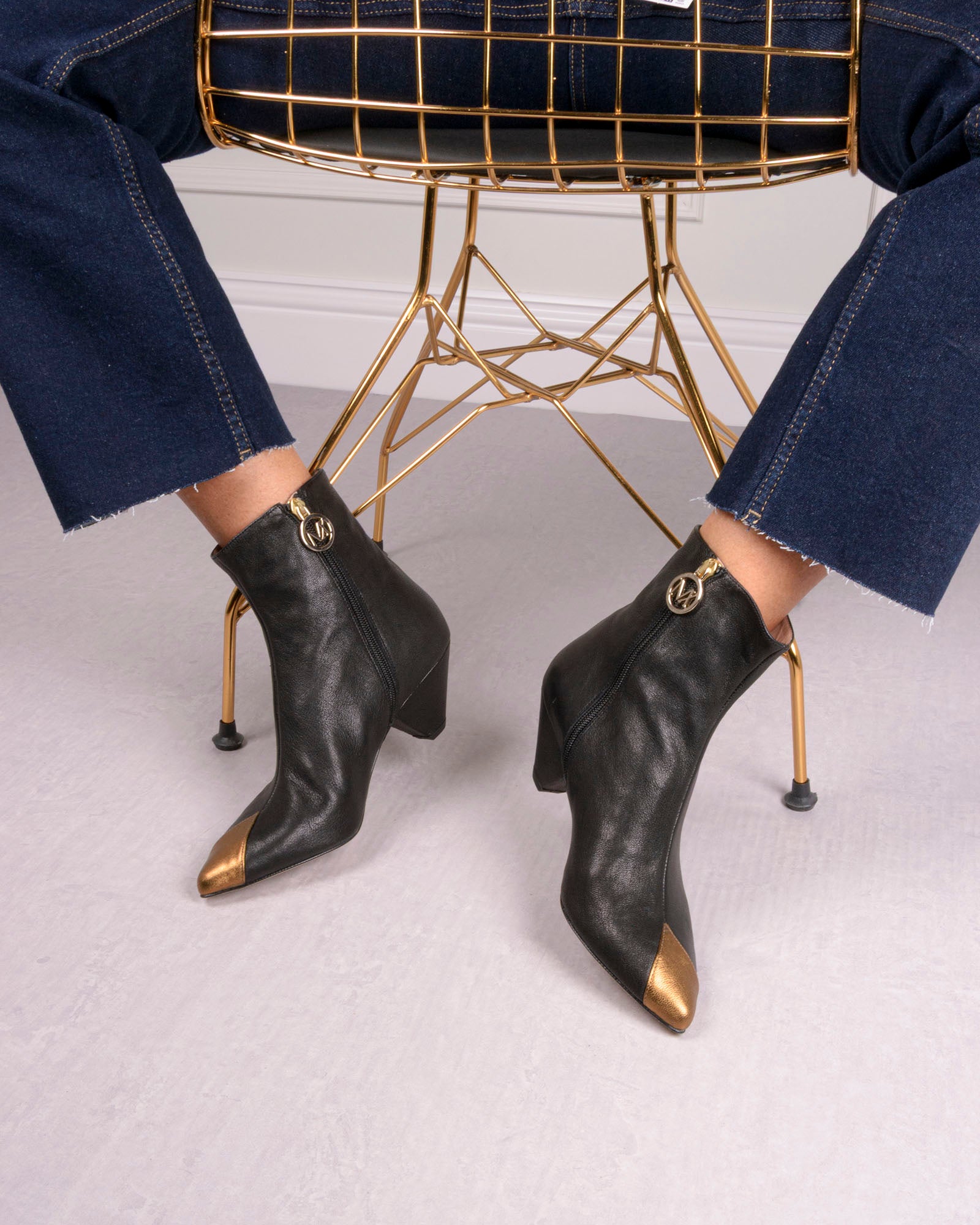 MIRTINA BLACK – Miuxa Shoes