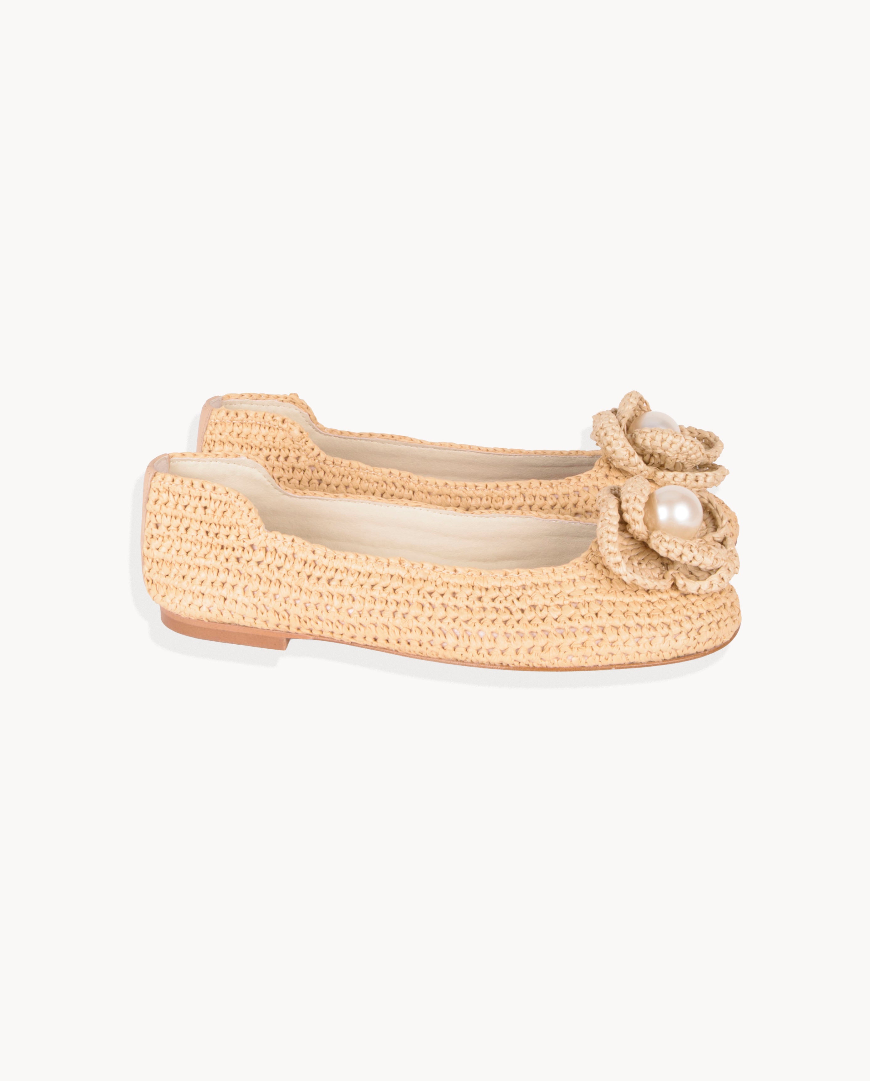 DANIELA BEIGE