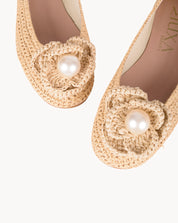 DANIELA BEIGE