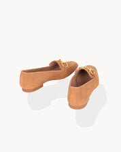 Amelia camel